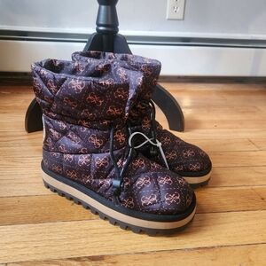 GUESS Size 6.5 Boots